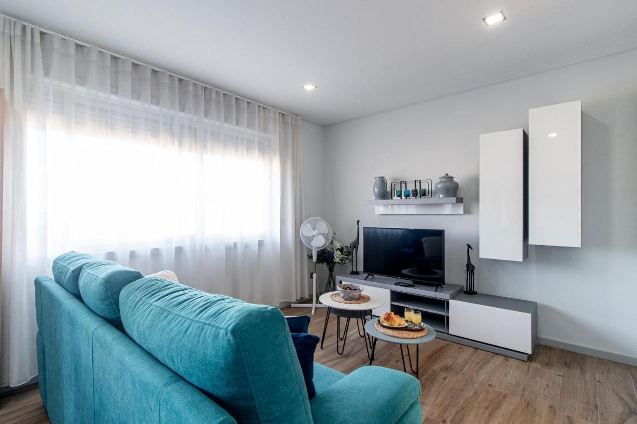 Downtown 1Br Apartment W/ Balcony By Lovelystay Porto Kültér fotó