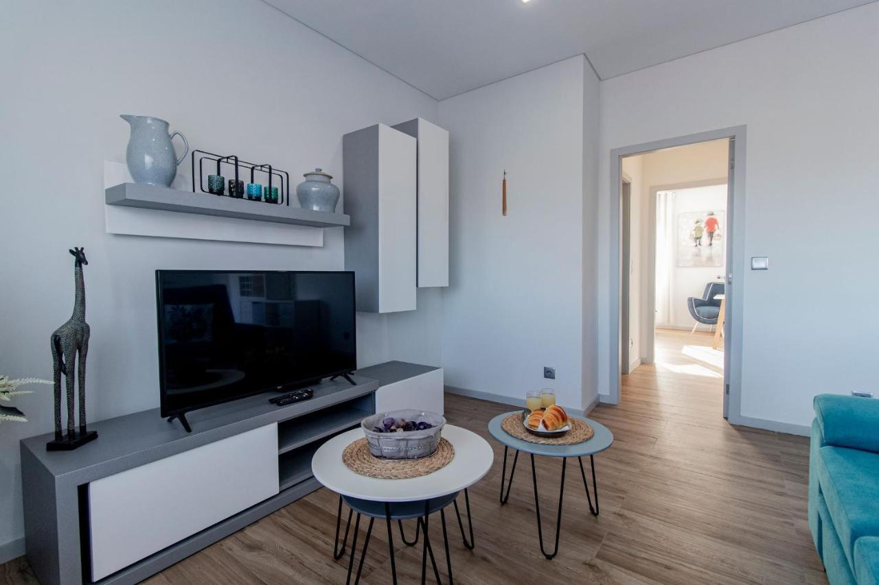 Downtown 1Br Apartment W/ Balcony By Lovelystay Porto Kültér fotó