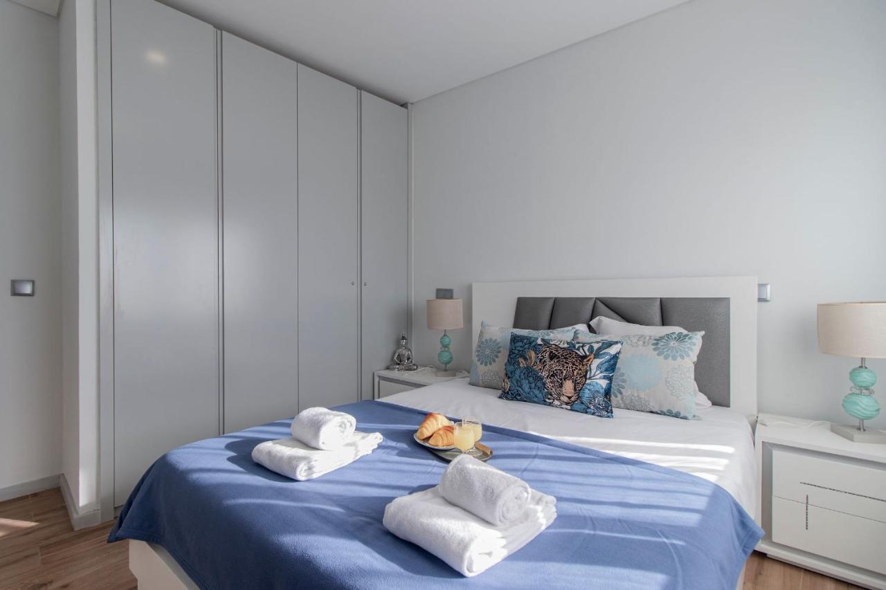 Downtown 1Br Apartment W/ Balcony By Lovelystay Porto Kültér fotó