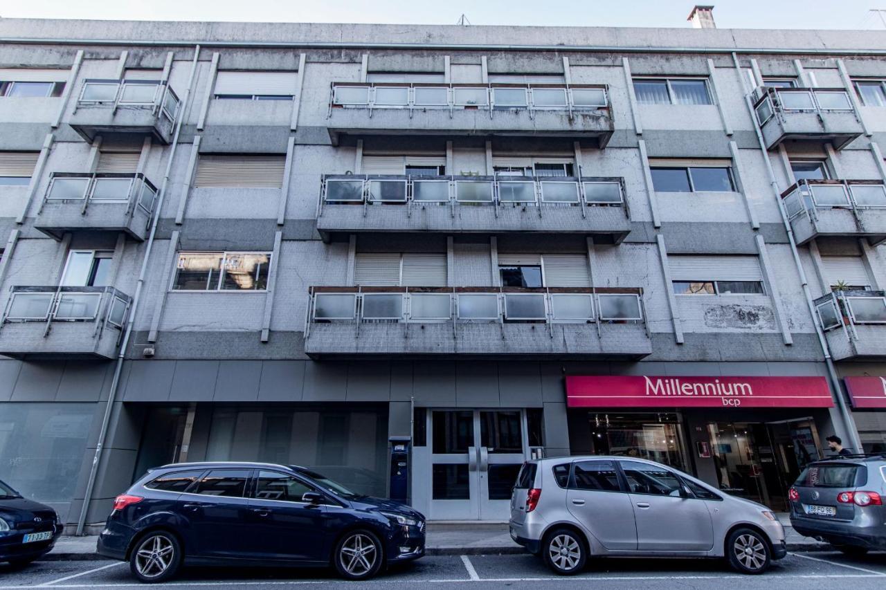 Downtown 1Br Apartment W/ Balcony By Lovelystay Porto Kültér fotó