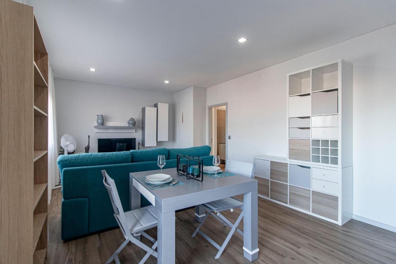 Downtown 1Br Apartment W/ Balcony By Lovelystay Porto Kültér fotó