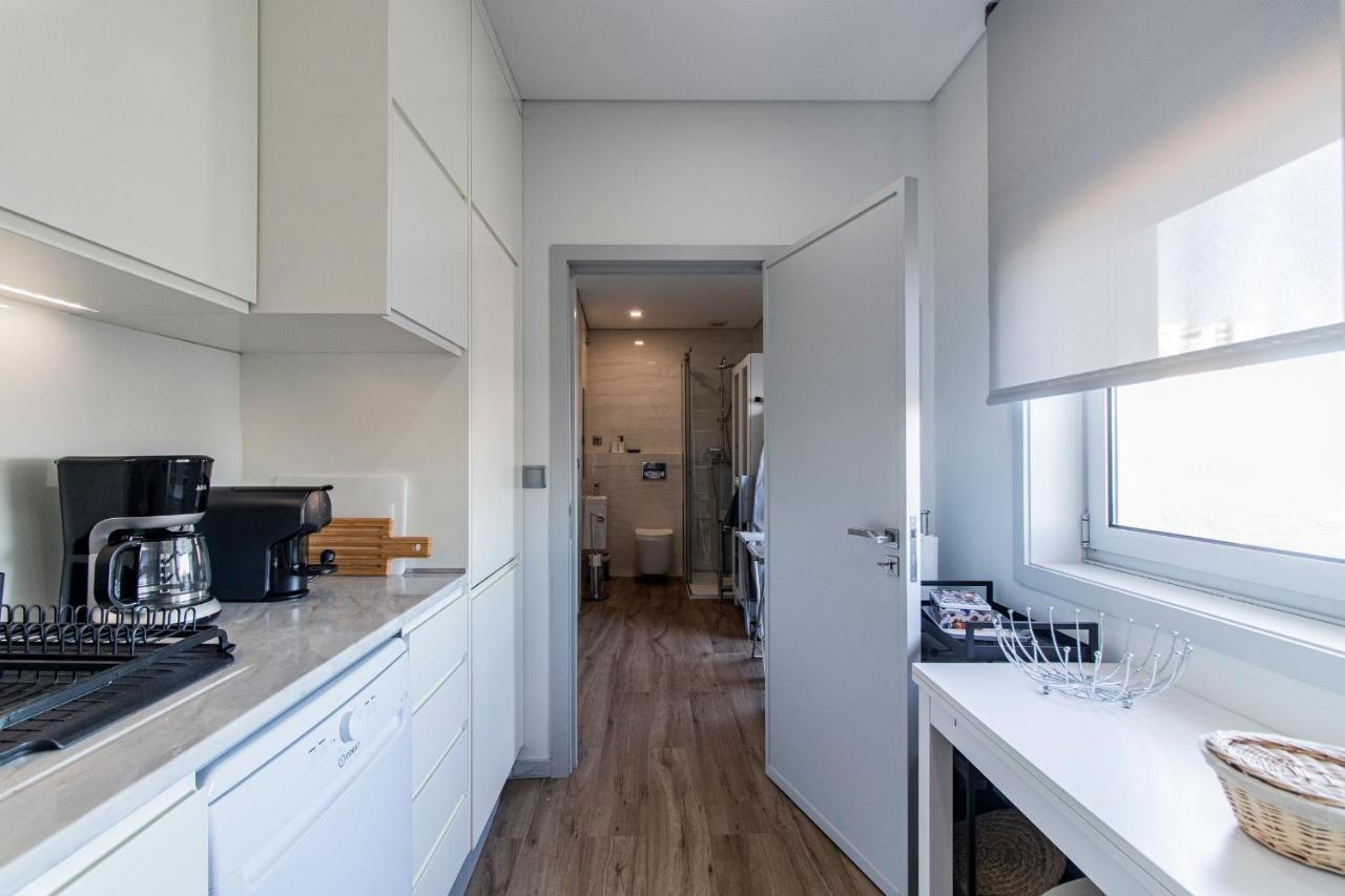 Downtown 1Br Apartment W/ Balcony By Lovelystay Porto Kültér fotó