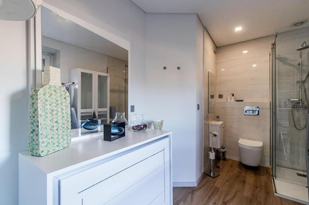 Downtown 1Br Apartment W/ Balcony By Lovelystay Porto Kültér fotó