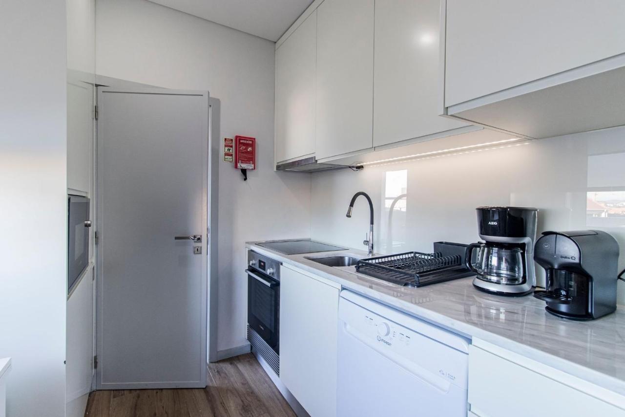 Downtown 1Br Apartment W/ Balcony By Lovelystay Porto Kültér fotó